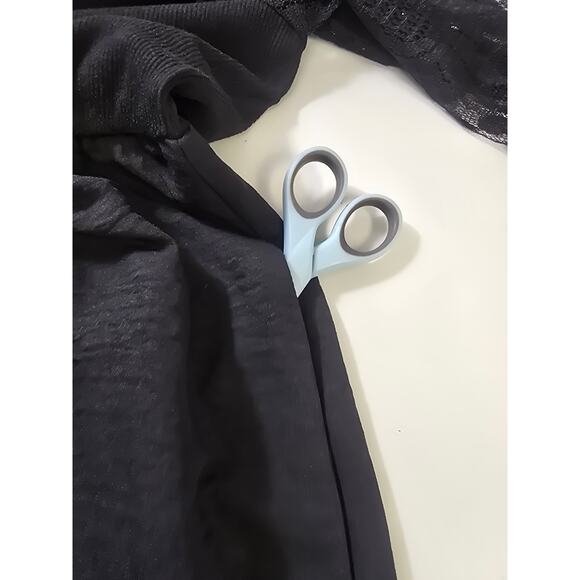 BLOOMCHIC 14-16 1X Plus Black Crochet Lace Mesh Mock Neck Jumpsuit NWT B84 - Picture 8 of 10